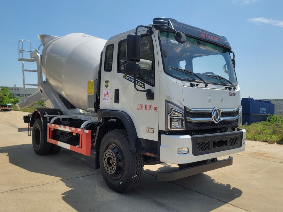 DongFeng S600 6 Cubic Concrete Mixer Truck For Sale