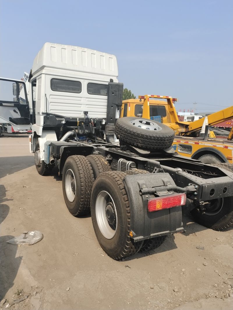 Shacman F3000  6X4 Tractor Head Truck