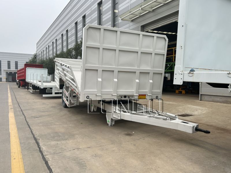 Trailer đầy đủ 2 trục bên tường