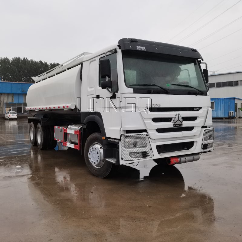 Sinotruk Howo 371 6x4 Oil Tank Truck