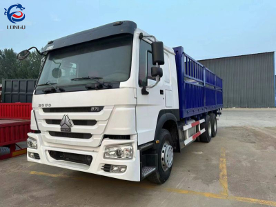 Xe tải chở hàng hàng rào 10 bánh Howo 6x4