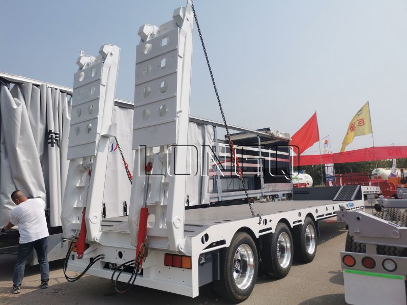 3 Axles Hydraulic Low Bed Trailer 