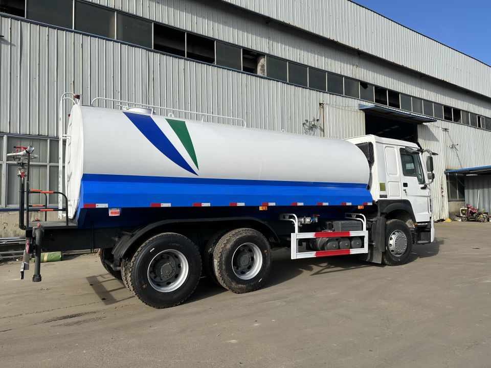 Sinotruk Howo 6x410000 liter Water Tank Truck